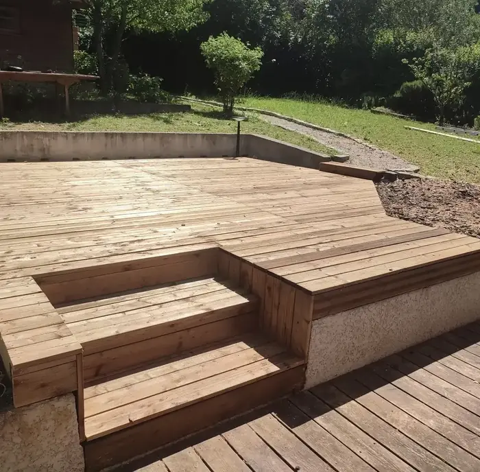 Terrasse et escalier en bois entièrement refaits