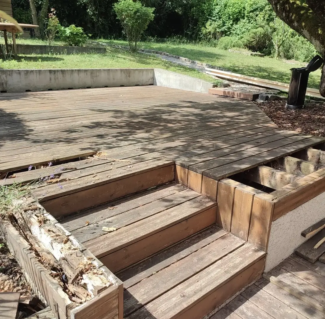 Avant : Terrasse et escalier rénovés
